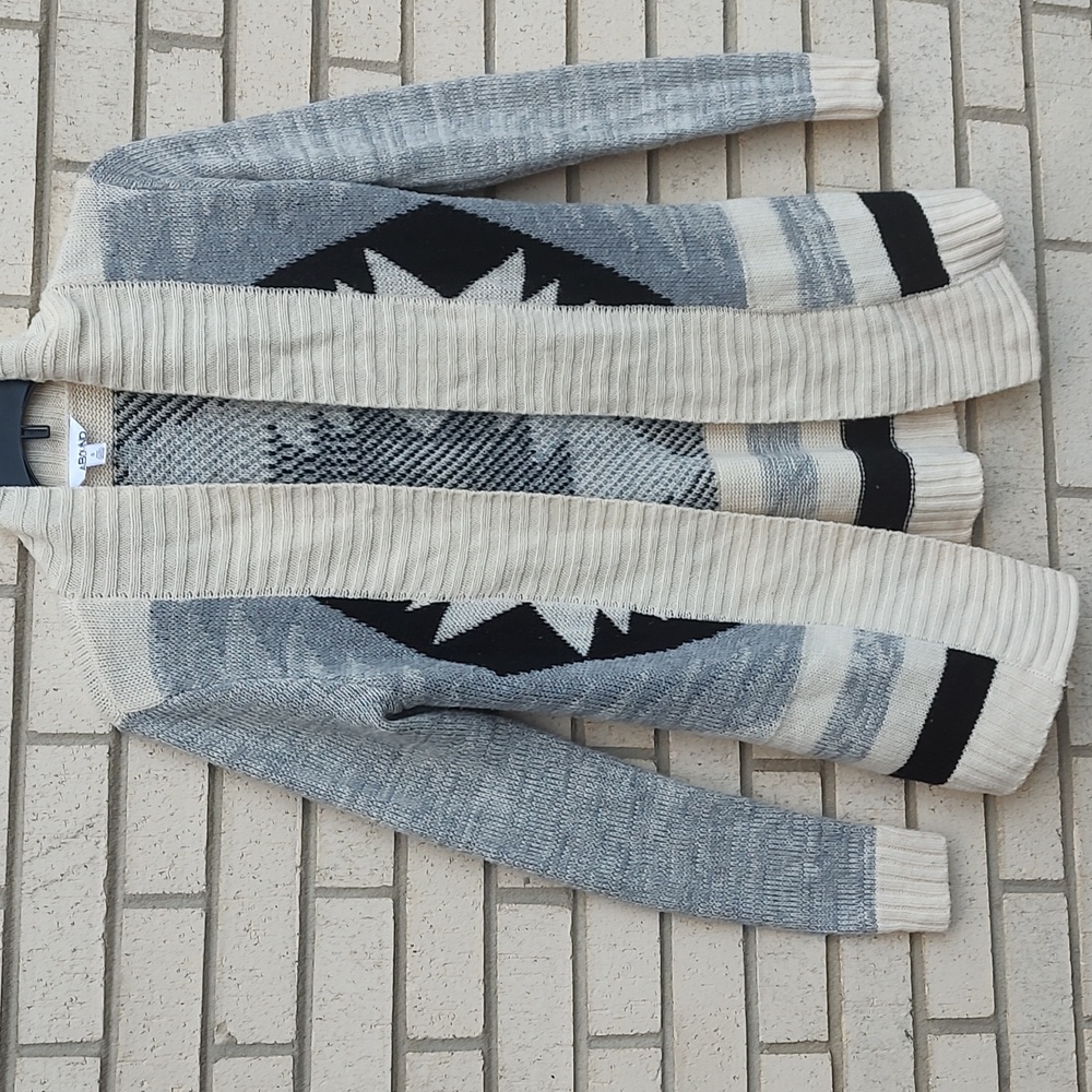Sweater Jacket 🧥 - Picture 2 of 10
